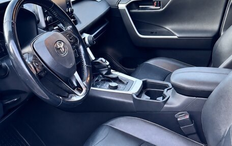 Toyota RAV4, 2020 год, 3 150 000 рублей, 7 фотография