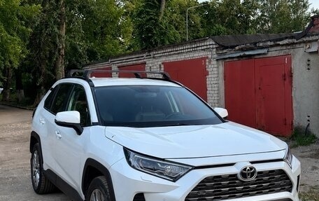 Toyota RAV4, 2020 год, 3 150 000 рублей, 12 фотография