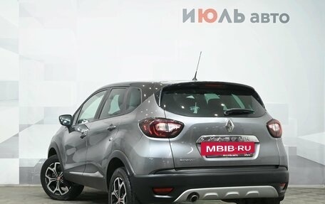 Renault Kaptur I рестайлинг, 2018 год, 1 370 000 рублей, 4 фотография