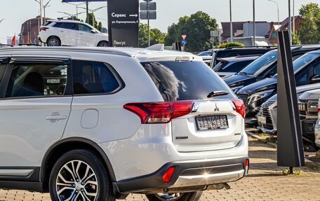 Mitsubishi Outlander III рестайлинг 3, 2018 год, 1 695 000 рублей, 10 фотография
