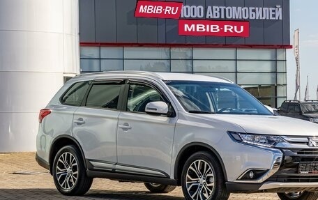 Mitsubishi Outlander III рестайлинг 3, 2018 год, 1 695 000 рублей, 7 фотография