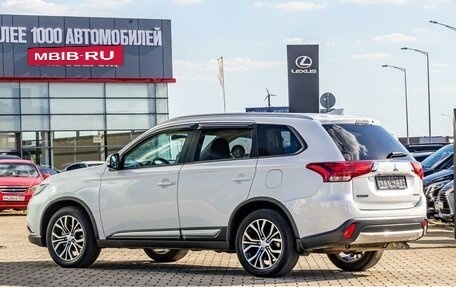 Mitsubishi Outlander III рестайлинг 3, 2018 год, 1 695 000 рублей, 4 фотография