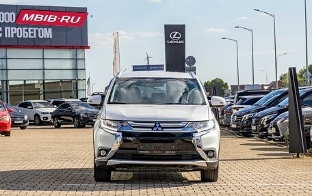 Mitsubishi Outlander III рестайлинг 3, 2018 год, 1 695 000 рублей, 2 фотография
