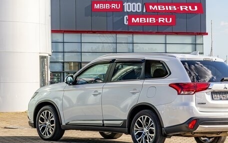 Mitsubishi Outlander III рестайлинг 3, 2018 год, 1 695 000 рублей, 9 фотография