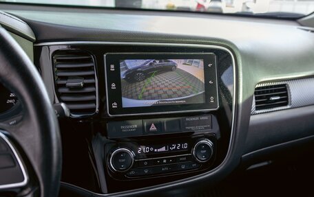 Mitsubishi Outlander III рестайлинг 3, 2018 год, 1 695 000 рублей, 14 фотография