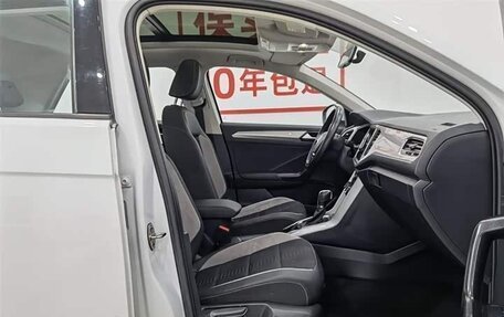 Volkswagen T-Roc I, 2022 год, 1 215 000 рублей, 16 фотография
