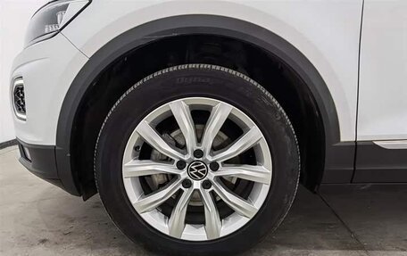Volkswagen T-Roc I, 2022 год, 1 215 000 рублей, 24 фотография