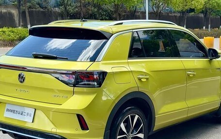 Volkswagen T-Roc I, 2023 год, 2 926 000 рублей, 5 фотография
