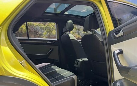 Volkswagen T-Roc I, 2023 год, 2 926 000 рублей, 10 фотография