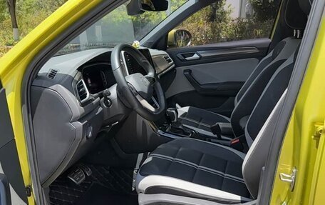 Volkswagen T-Roc I, 2023 год, 2 926 000 рублей, 9 фотография