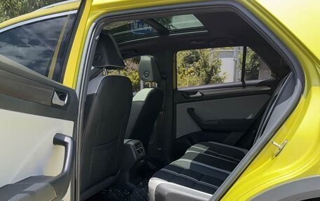 Volkswagen T-Roc I, 2023 год, 2 926 000 рублей, 8 фотография