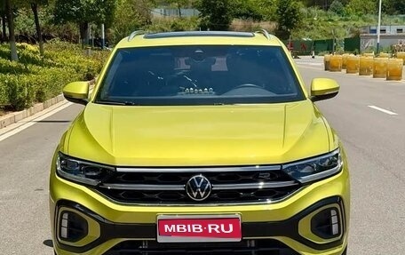 Volkswagen T-Roc I, 2023 год, 2 926 000 рублей, 1 фотография