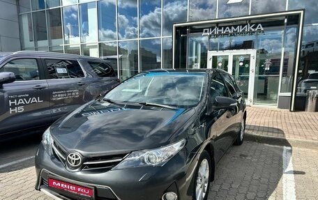 Toyota Auris II, 2013 год, 895 000 рублей, 1 фотография