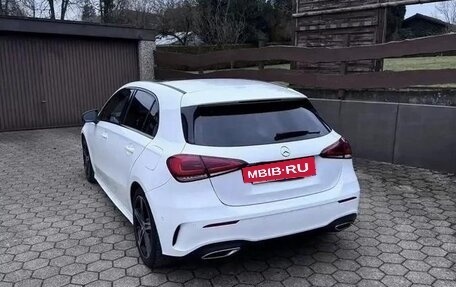 Mercedes-Benz A-Класс, 2022 год, 1 830 000 рублей, 3 фотография