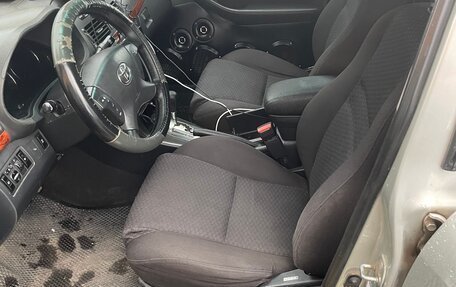 Toyota Avensis III рестайлинг, 2006 год, 750 000 рублей, 6 фотография