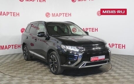 Mitsubishi Outlander III рестайлинг 3, 2022 год, 2 692 000 рублей, 3 фотография