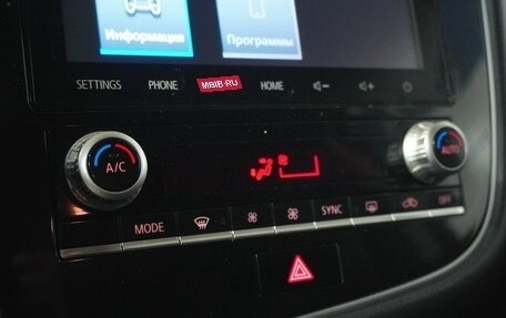 Mitsubishi Outlander III рестайлинг 3, 2022 год, 2 692 000 рублей, 13 фотография