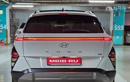 Hyundai Kona, 2023 год, 1 980 000 рублей, 8 фотография