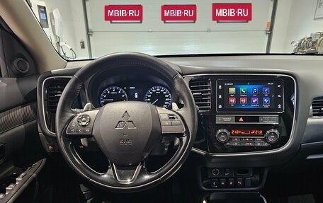 Mitsubishi Outlander III рестайлинг 3, 2018 год, 2 499 000 рублей, 7 фотография