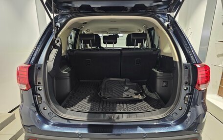Mitsubishi Outlander III рестайлинг 3, 2018 год, 2 499 000 рублей, 19 фотография