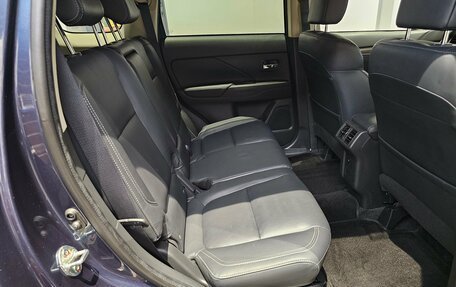 Mitsubishi Outlander III рестайлинг 3, 2018 год, 2 499 000 рублей, 18 фотография