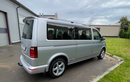 Volkswagen Caravelle T6 рестайлинг, 2016 год, 2 750 000 рублей, 4 фотография