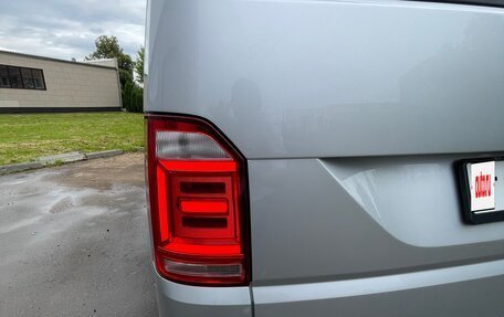 Volkswagen Caravelle T6 рестайлинг, 2016 год, 2 750 000 рублей, 18 фотография