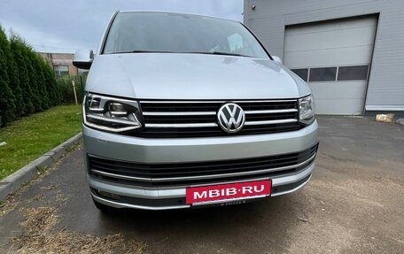 Volkswagen Caravelle T6 рестайлинг, 2016 год, 2 750 000 рублей, 19 фотография