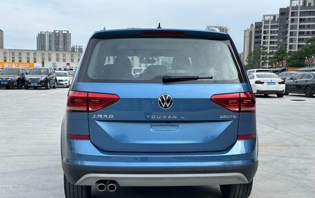 Volkswagen Touran III, 2022 год, 1 738 008 рублей, 5 фотография