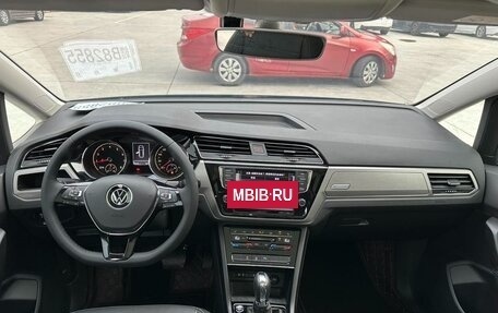 Volkswagen Touran III, 2022 год, 1 738 008 рублей, 9 фотография