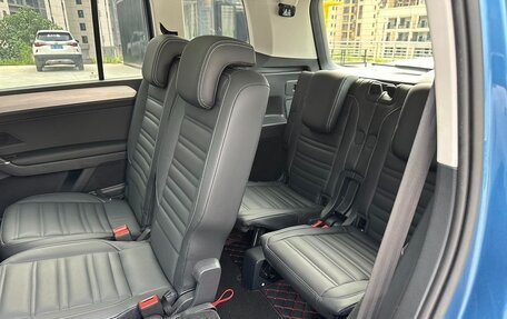Volkswagen Touran III, 2022 год, 1 738 008 рублей, 17 фотография