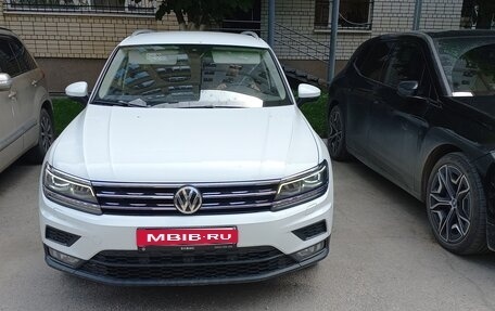 Volkswagen Tiguan II, 2020 год, 3 150 000 рублей, 2 фотография