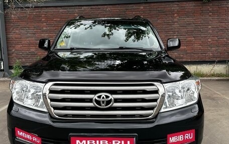 Toyota Land Cruiser 200, 2010 год, 3 000 000 рублей, 1 фотография