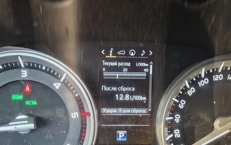 Toyota Land Cruiser 200, 2015 год, 4 700 000 рублей, 14 фотография