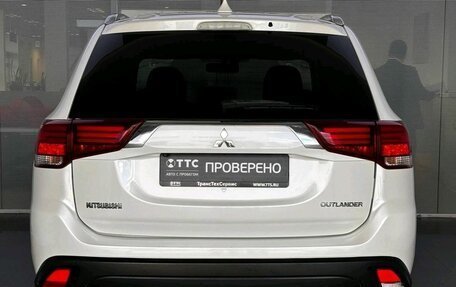 Mitsubishi Outlander III рестайлинг 3, 2016 год, 1 780 000 рублей, 6 фотография