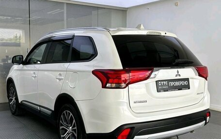 Mitsubishi Outlander III рестайлинг 3, 2016 год, 1 780 000 рублей, 7 фотография