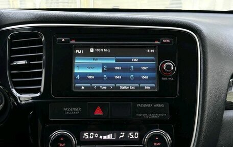 Mitsubishi Outlander III рестайлинг 3, 2016 год, 1 780 000 рублей, 15 фотография