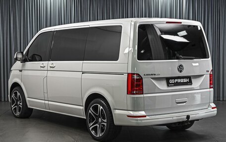 Volkswagen Caravelle T6 рестайлинг, 2015 год, 3 432 000 рублей, 2 фотография