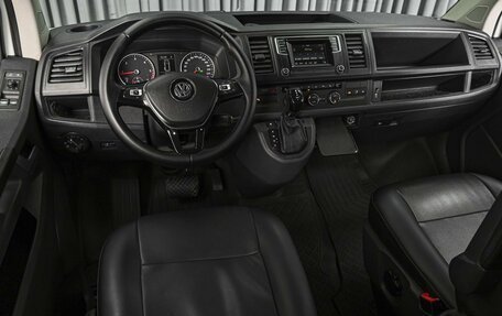 Volkswagen Caravelle T6 рестайлинг, 2015 год, 3 432 000 рублей, 6 фотография