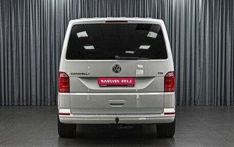 Volkswagen Caravelle T6 рестайлинг, 2015 год, 3 432 000 рублей, 4 фотография
