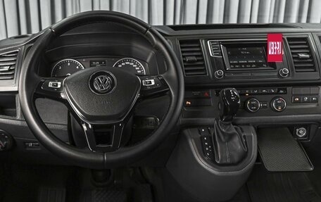 Volkswagen Caravelle T6 рестайлинг, 2015 год, 3 432 000 рублей, 16 фотография