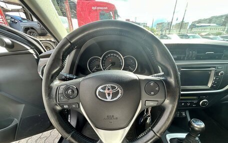 Toyota Auris II, 2013 год, 895 000 рублей, 10 фотография