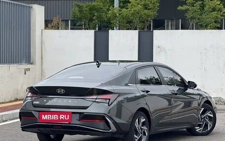 Hyundai Elantra, 2023 год, 1 350 000 рублей, 4 фотография
