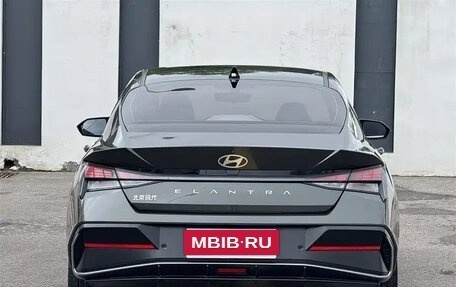 Hyundai Elantra, 2023 год, 1 350 000 рублей, 5 фотография
