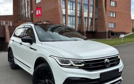 Volkswagen Tiguan II, 2020 год, 2 300 000 рублей, 3 фотография