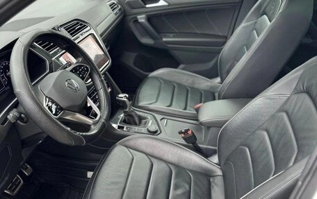 Volkswagen Tiguan II, 2020 год, 2 300 000 рублей, 18 фотография