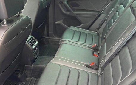 Volkswagen Tiguan II, 2020 год, 2 300 000 рублей, 22 фотография