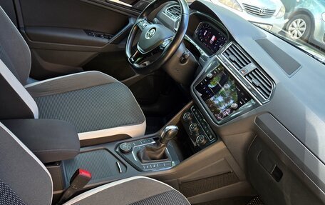 Volkswagen Tiguan II, 2019 год, 2 550 000 рублей, 18 фотография