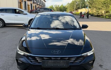 Hyundai Elantra, 2023 год, 1 700 000 рублей, 2 фотография