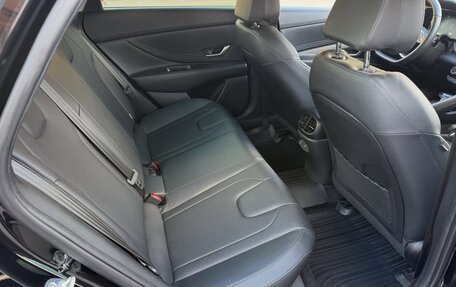 Hyundai Elantra, 2023 год, 1 700 000 рублей, 12 фотография